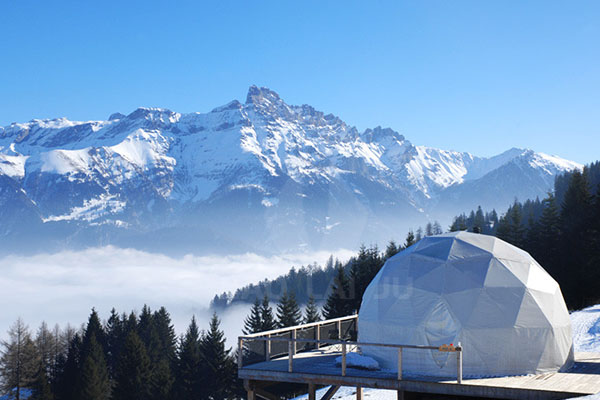 網(wǎng)紅打卡點(diǎn)，球形酒店帳篷營地