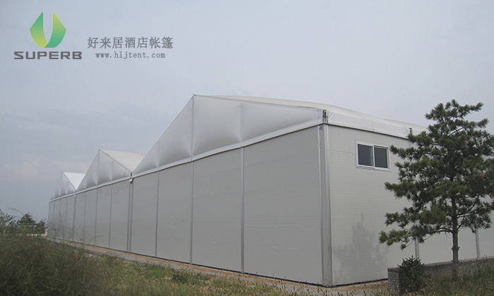 易燃易濕的物品可以放在工業(yè)存儲(chǔ)帳篷中嗎？