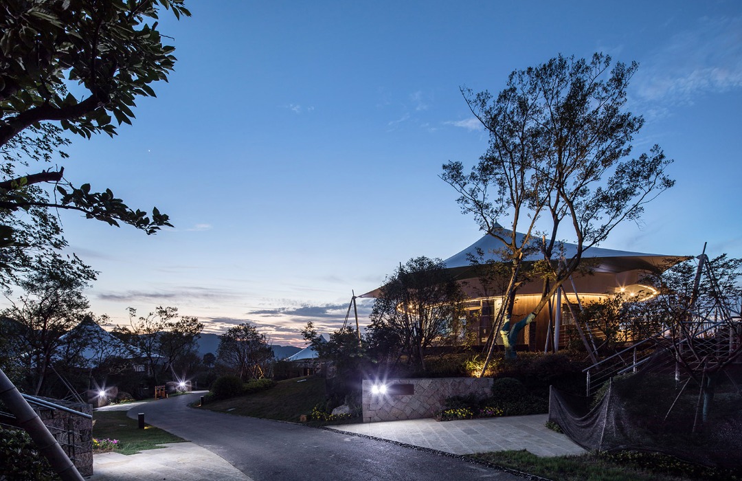 諸暨春風十里小鎮(zhèn)野奢帳篷酒店